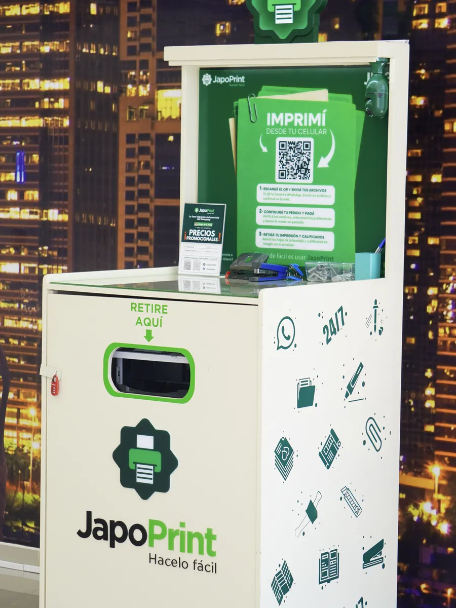 Tótem JapoPrint de noche